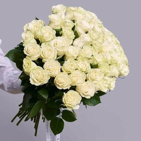 Букет живых цветов из 51 белой розы, эквадор, 50 см | арт: 84-5