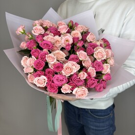Букет из 19 кустовых роз