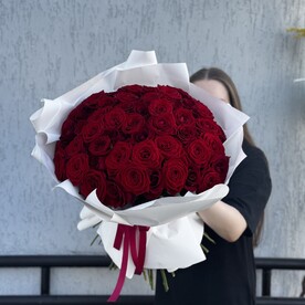 51 ароматная красная Роза