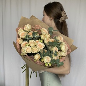 Роза кустовая шт, Эвкалипт шт, Пленка шт, Тишью шт, шт