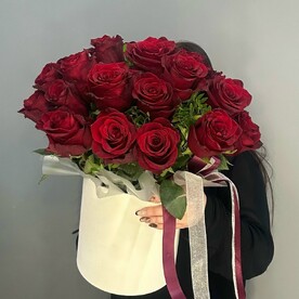 Коробка 25 красных роз