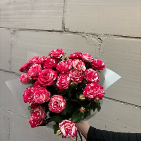 Монобукет с премиум кустовыми розами