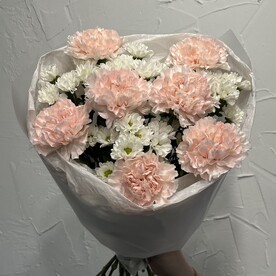 Букет с нежными диантусами