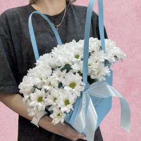 Композиция из ромашек