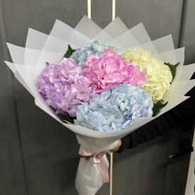 Букет из гортензия