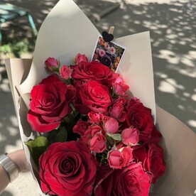 Букет комплимент из красных роз