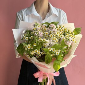 Ромашка шт, Маттиола шт, Малина шт, Дизайнерская упаковка шт