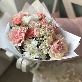 Нежный букет с розами