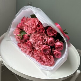 Букет пионовидных роз
