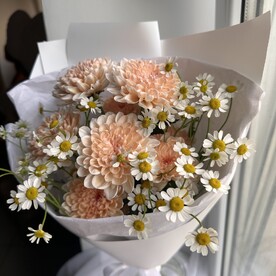 Букет-комплимент с ромашками
