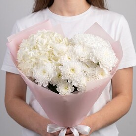 Сборный букет из 2 хризантем и 1 гортензии | арт: SB-2248
