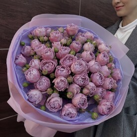 Букет из пионовидной кустовой розы