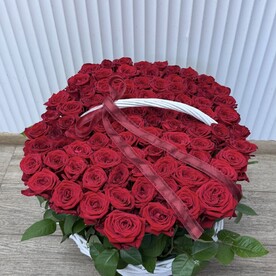 101 роза в корзине 🌹