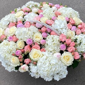 Композиция в корзине