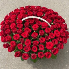 Роза а корзине