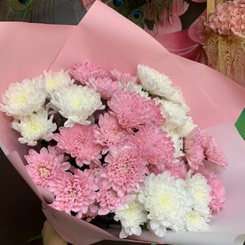 Букет из розовых хризантем