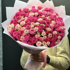 Букет из 29 кустовых роз