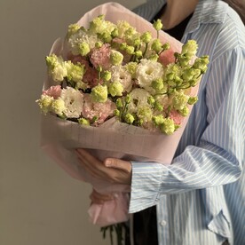Букет из эустомы розовой