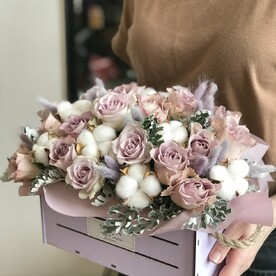 Цветы в коробке «Нежность»