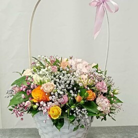 Рускус, Гипсофила, Роза, Роза кустовая, Гортензия, Писташ, Корзина