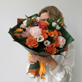 Роза, Диантус, Лизиантус Эустома, Роза кустовая, Альстромерия, Писташ, Дизайнерская упаковка