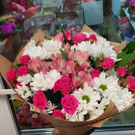 Хризантема кустовая шт, Роза кустовая шт, Альстромерия шт, Крафт бумага шт, шт
