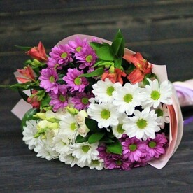 Хризантема кустовая, Рускус, Альстромерия, Эустома, Матовый целлофан