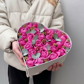 Ароматные пионовидные розы в коробке сердце💕