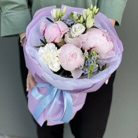 Букет Мелиса Мини из пионов, эустомы, гвоздики