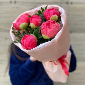 Букет коралловых пионов 5