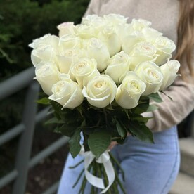 25 элитных эквадорских роз 60см