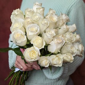 Букет из 29 белых кенийских роз 40 см