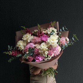 Диантус, Роза французская, Пион, Гортензия, Эвкалипт, Лизиантус Эустома, Упаковка