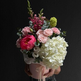 Пион аваланч, Львиный зев, Гортензия, Роза кустовая, Диантус, Эвкалипт, Коробка