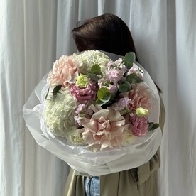Роза французская шт, Гортензия шт, Маттиола шт, Гвоздика шт, Эвкалипт шт, Лизиантус Эустома шт, Тишью шт, Упаковка шт, шт