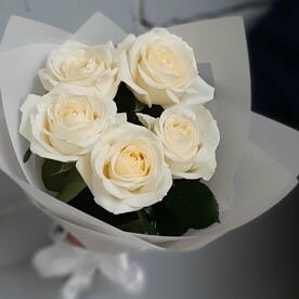 5 роз АВАЛАНЖ с оформлением