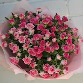 Букет с кустовыми розами
