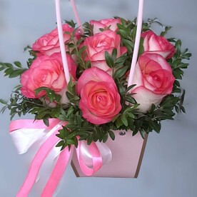 Букет роз Джумилии с зеленью 🌹🌹🌹