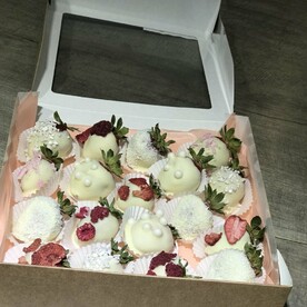 Набор из 18 клубник в шоколаде