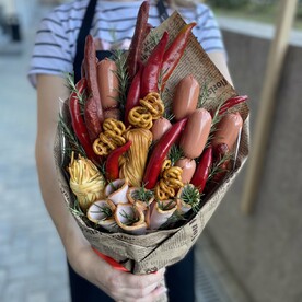 Мужской букет из закусок