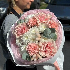 Сборный букет с лагурусои