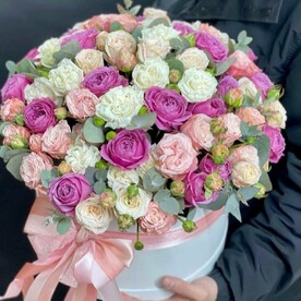 Роза леди бомбастик, Роза мисти бабблс, Эвкалипт, Оазис, Пленка, Коробка, Открытка