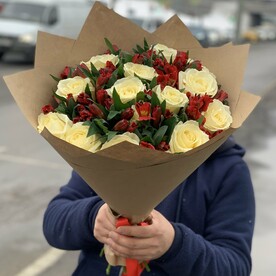 Роза белая, Альстромерия, Крафт, Открытка