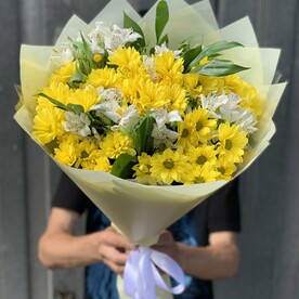 Альстромерия, Хризантема одноголовая, Рускус, Дизайнерская упаковка, Открытка