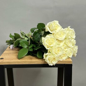 Белые розы 15