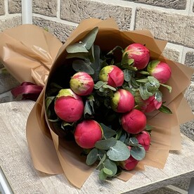 Пион красный, Эвкалипт, Авторская упаковка, Открытка
