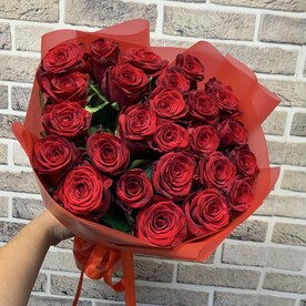 Красные розы  25 шт