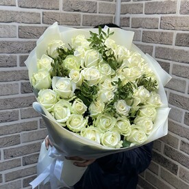 Белые розы 51