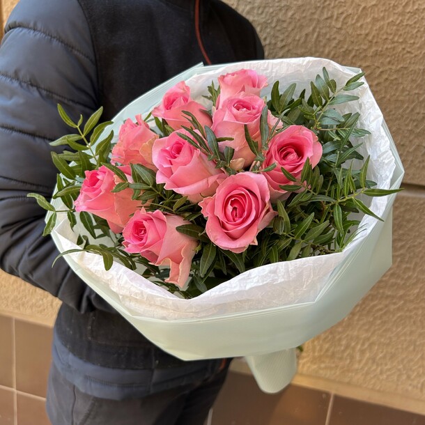 Розы розовые, артикул F1534986 - 1660 рублей, доставка по городу. Flawery - доставка цветов