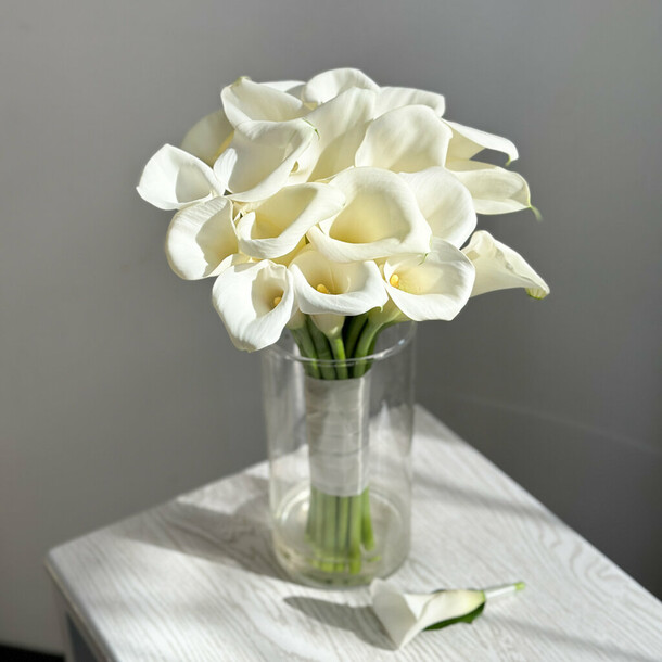 Белые каллы luxury flowers, артикул F1323609 - 16330 рублей, доставка по городу. Flawery - доставка цветов